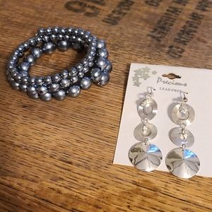 Braclet and earrings